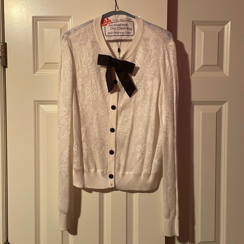 NWT St John size M sweater/top